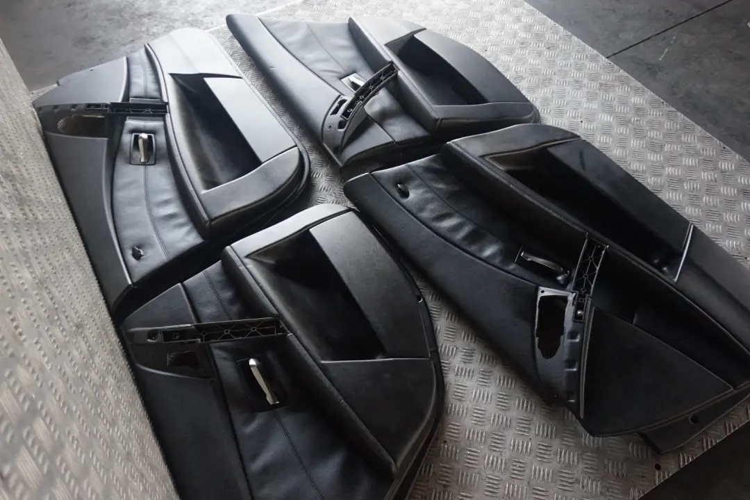 Fotel kanapa skóra black do BMW o numerze e60 BMW Fotel kanapa skóra black - SKU rhd-E60 Black Leather Seats - Numer Części e60