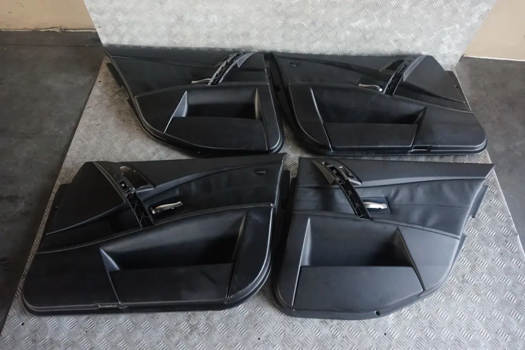 Fotel kanapa skóra black do BMW o numerze e60 BMW Fotel kanapa skóra black - SKU rhd-E60 Black Leather Seats - Numer Części e60