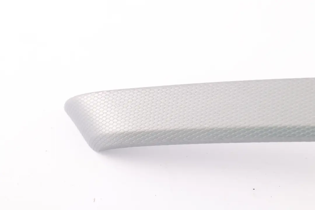 Aluminium Decor Strip Trim Rear Left Door Glacier Silber para BMW E90 con número de pieza 9145409 BMW E90 Aluminium Decor Strip Trim Rear Left Door Glacier Silber - SKU 9145409-1 - Número de pieza 9145409