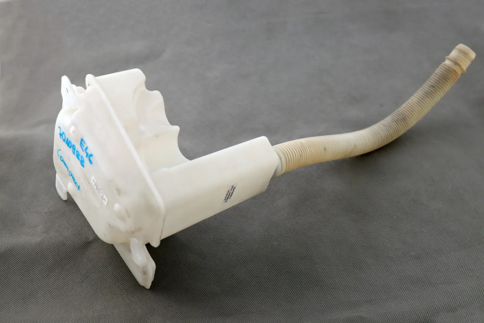 *BMW 3 er E46 Behälter Heckscheibenwaschanlage 7003353