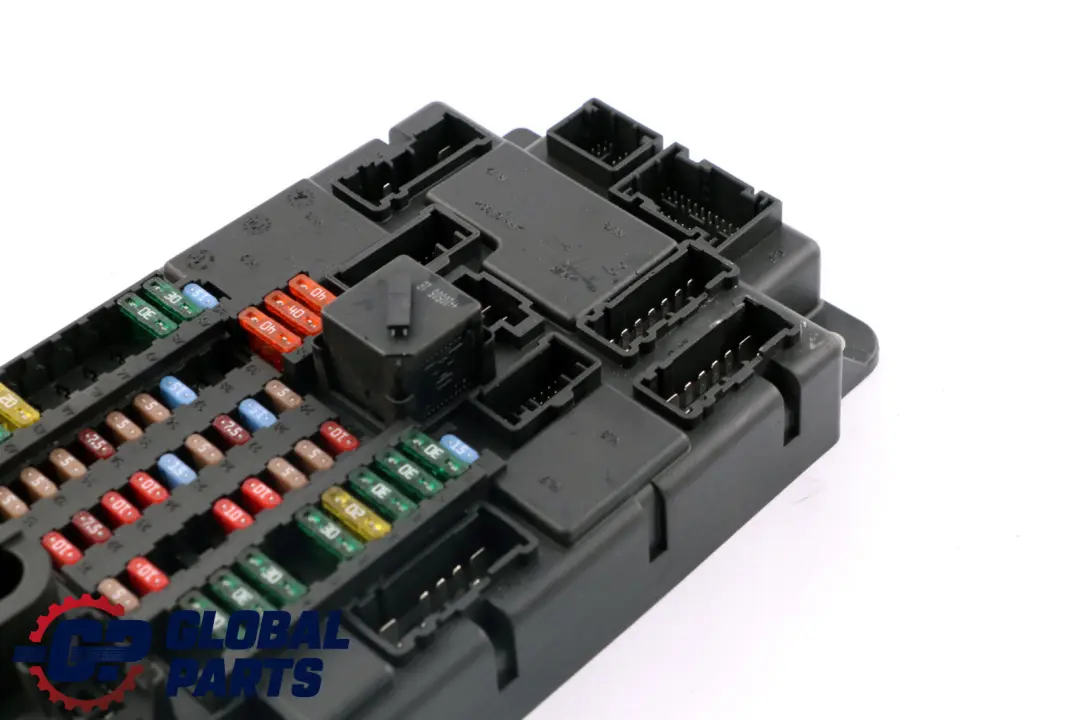 Moduł Skrzynka Bezpieczników do MINI R60 o numerze 9813621 MINI R60 Moduł Skrzynka Bezpieczników - SKU 9803979 - Numer Części 9813621