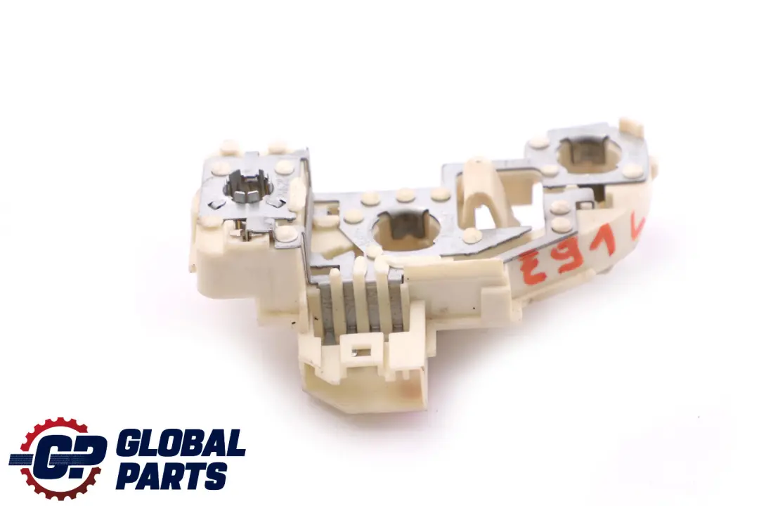 BMW E91 Support Ampoule Prise Arriere Couvercle Coffre Lumiere Gauche - SKU 7183843 - Numéro de pièce 7183843