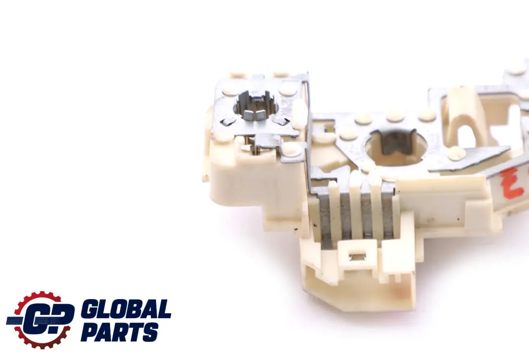 Support Ampoule Prise Arriere Couvercle Coffre Lumiere Gauche pour BMW E91 à propos du numéro de pièce 7183843 BMW E91 Support Ampoule Prise Arriere Couvercle Coffre Lumiere Gauche - SKU 7183843 - Numéro de pièce 7183843