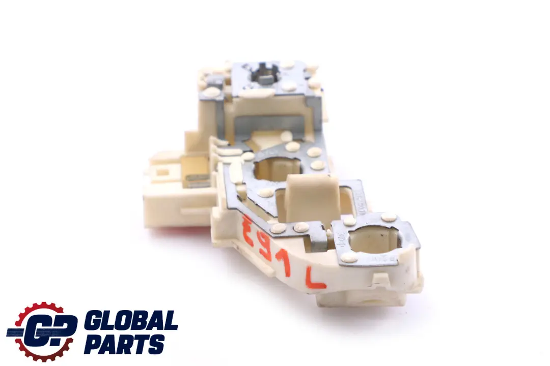 BMW E91 Support Ampoule Prise Arriere Couvercle Coffre Lumiere Gauche - SKU 7183843 - Numéro de pièce 7183843