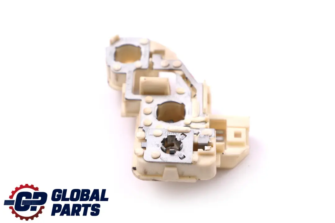 Support Ampoule Prise Arriere Couvercle Coffre Lumiere Gauche pour BMW E91 à propos du numéro de pièce 7183843 BMW E91 Support Ampoule Prise Arriere Couvercle Coffre Lumiere Gauche - SKU 7183843 - Numéro de pièce 7183843
