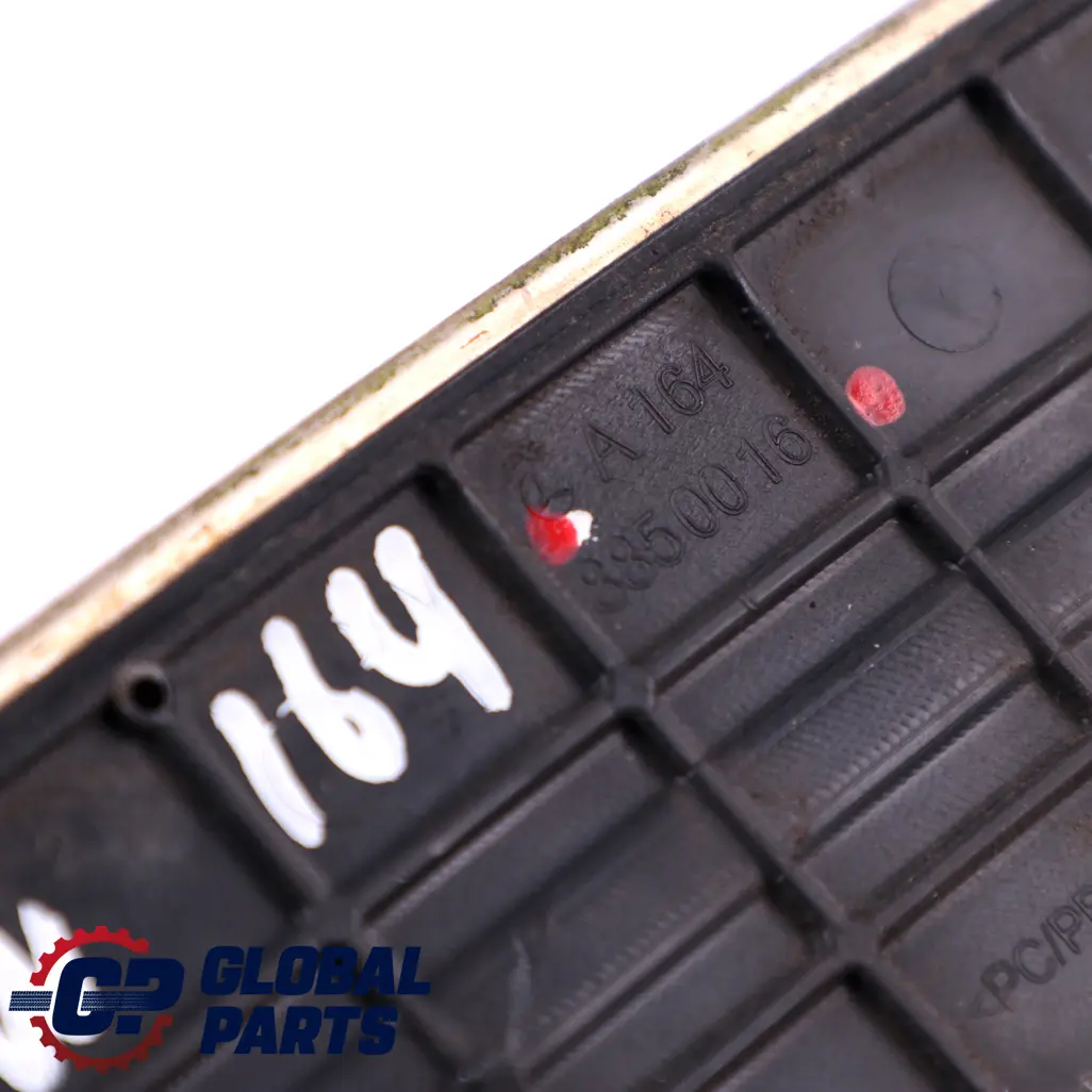 Moldura Cromada Para Parachoques Trasero A1648850016 para Mercedes ML W164 con número de pieza A1648800111 Mercedes ML W164 Moldura Cromada Para Parachoques Trasero A1648850016 - SKU A1648800111 - Número de pieza A1648800111