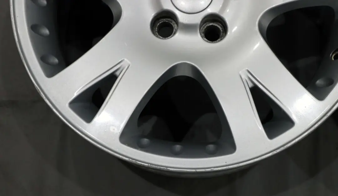 Complete Set 4x Wheel Alloy Rim 19" 9J ET:53 to Land Rover Discovery Silver with Part number RRC502280 Land Rover Discovery Silver Complete Set 4x Wheel Alloy Rim 19" 9J ET:53 - SKU Set Land Rover 19 - Part number RRC502280