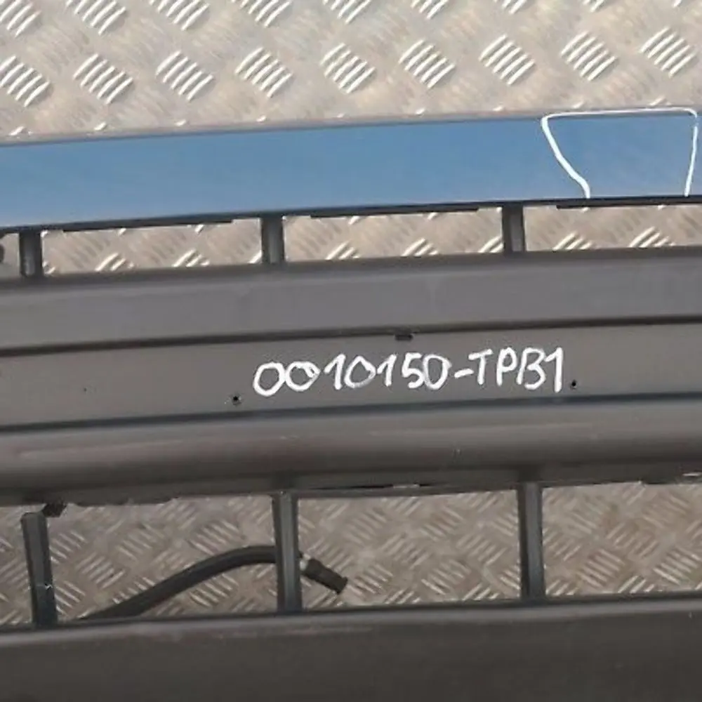 Zderzak Przedni Przód Topasblau 364 do BMW E53 X5 o numerze 10150 BMW E53 X5 Zderzak Przedni Przód Topasblau 364 - SKU 0010150-TPB1 - Numer Części 10150