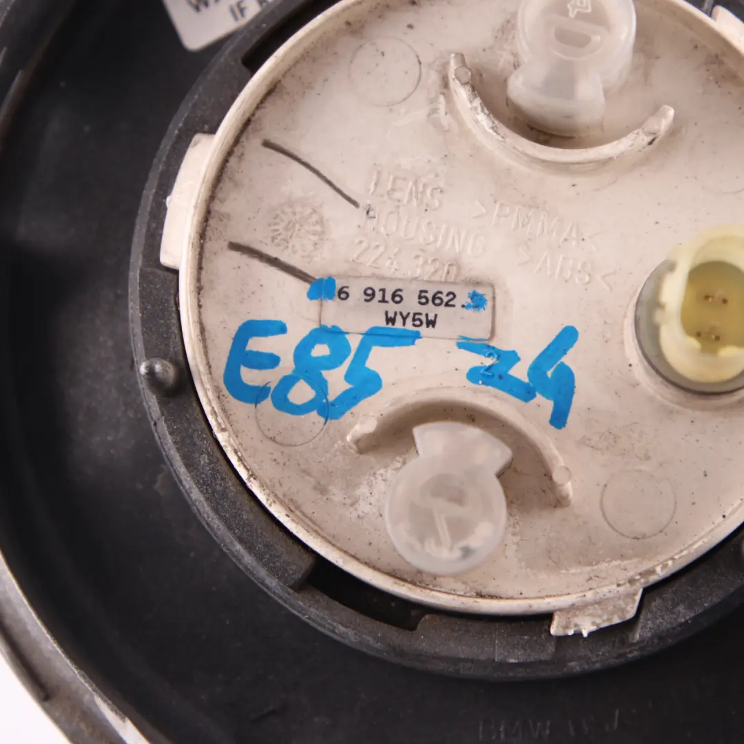 Cubierta Indicador Repetidor Emblema Derecho Titansilber Plata 354 para BMW E85 con número de pieza 0030962 BMW E85 Cubierta Indicador Repetidor Emblema Derecho Titansilber Plata 354 - SKU 0030962-TS - Número de pieza 0030962