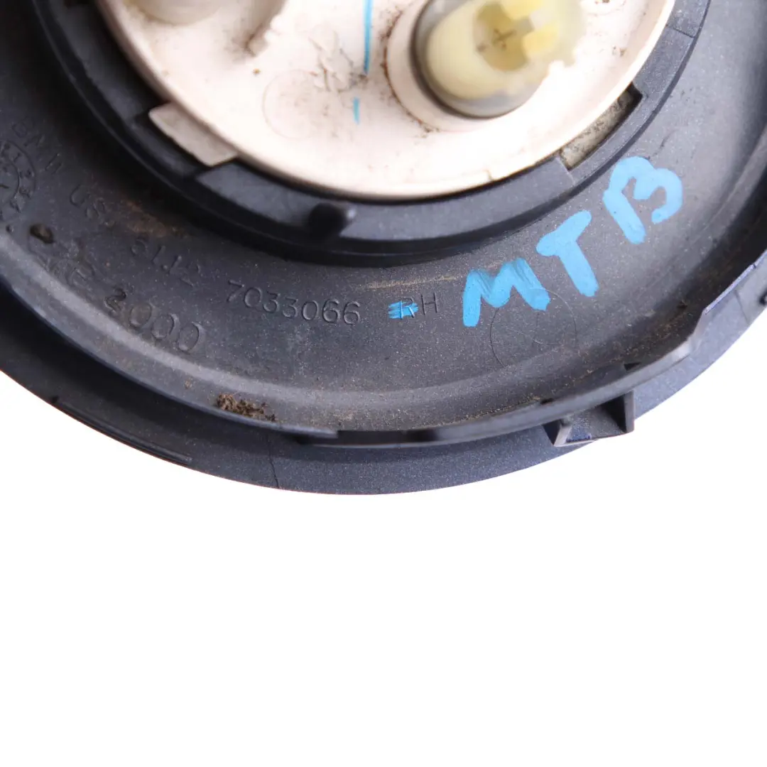 Garniture Panneau Latéral Droit Finition Montegoblau Blue A51 pour BMW Z4 E85 à propos du numéro de pièce 0030964 BMW Z4 E85 Garniture Panneau Latéral Droit Finition Montegoblau Blue A51 - SKU 0030964-MTB - Numéro de pièce 0030964