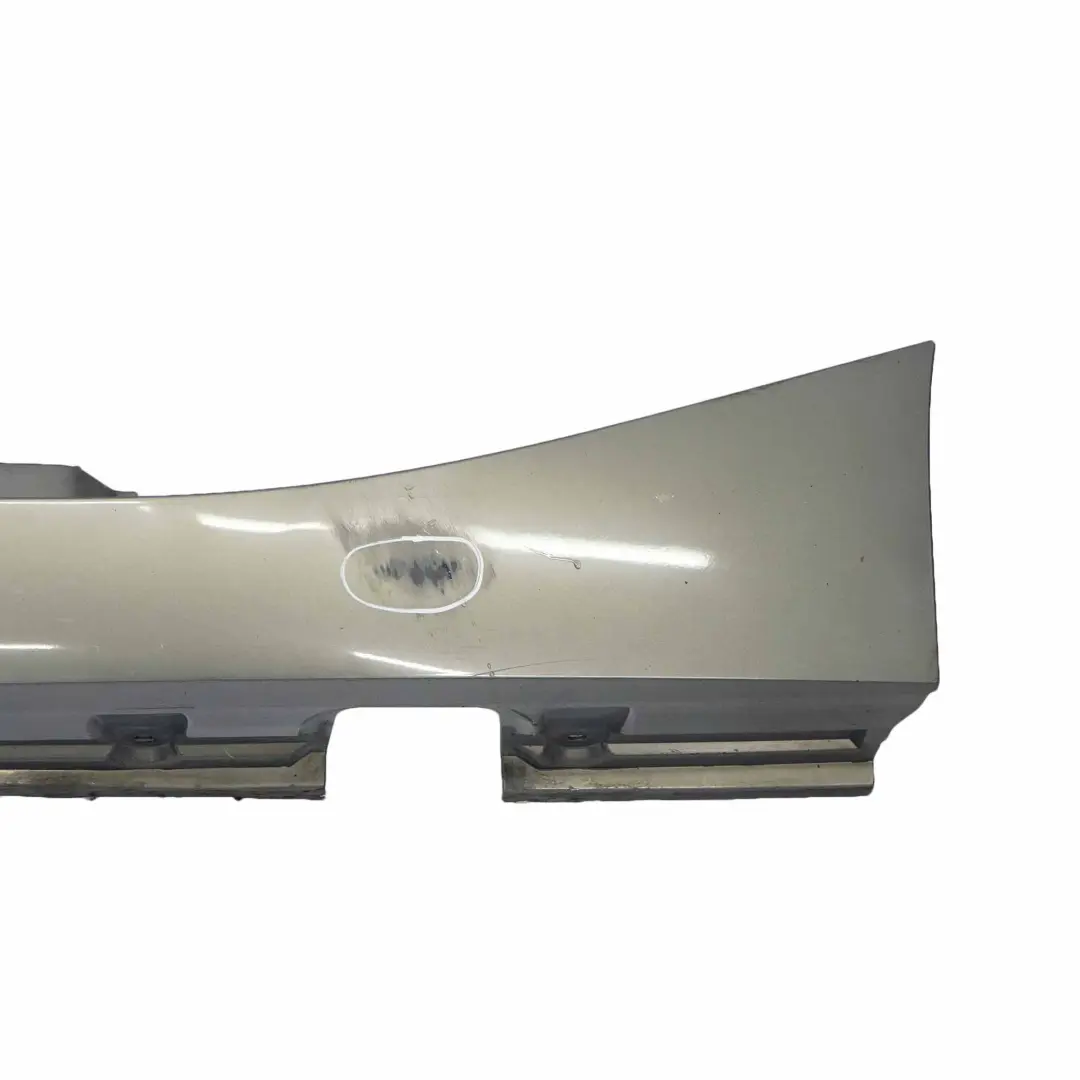 Bas de Porte Seuil a Droite Stratus Pearl Metallic - 440 pour BMW Z4 E85 E86 à propos du numéro de pièce 0031108 BMW Z4 E85 E86 Bas de Porte Seuil a Droite Stratus Pearl Metallic - 440 - SKU 0031108-SRT - Numéro de pièce 0031108