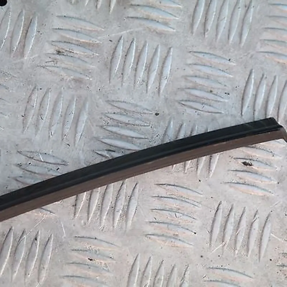 Listwa dachu dachowa lewa black sapphire do BMW 5 E60 o numerze 7070195 BMW 5 E60 Listwa dachu dachowa lewa black sapphire - SKU 0031141-BS - Numer Części 7070195