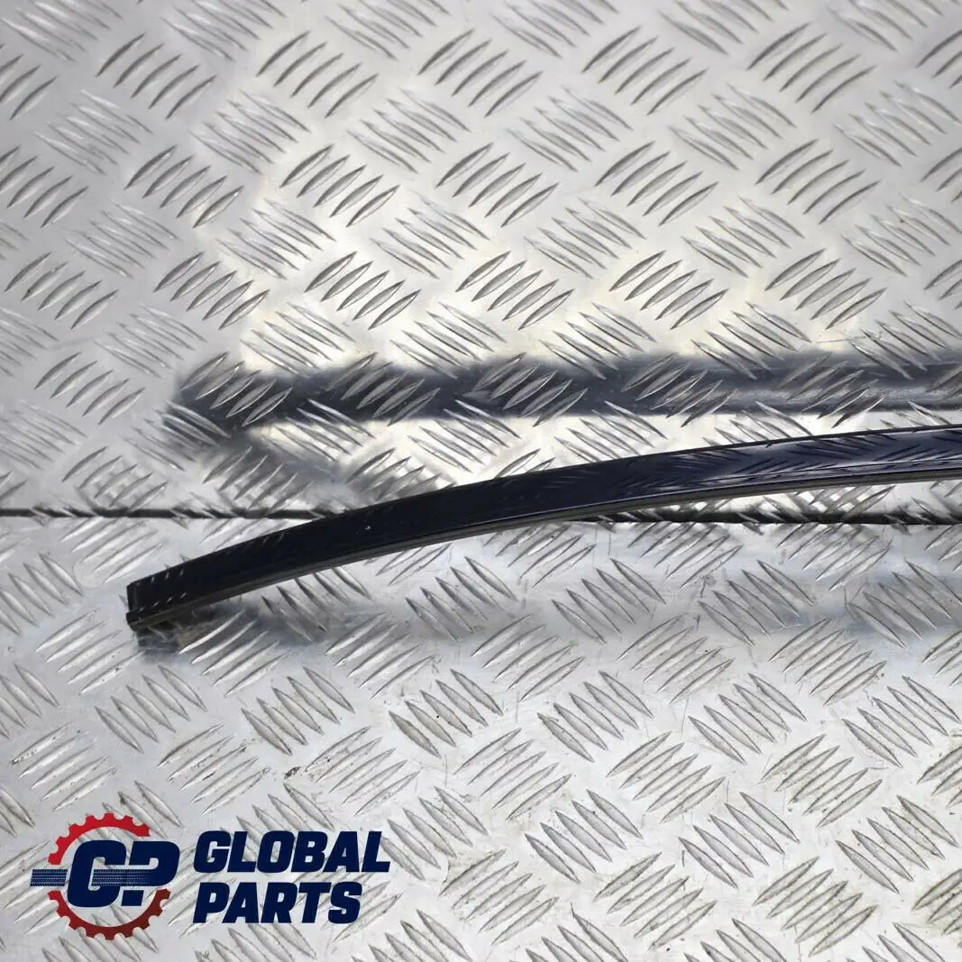 Techo Derecho Moldura Barandilla Canalón Rail Orientblau Azul 317 para BMW E60 con número de pieza 7070196 BMW E60 Techo Derecho Moldura Barandilla Canalón Rail Orientblau Azul 317 - SKU 0031142-OB - Número de pieza 7070196