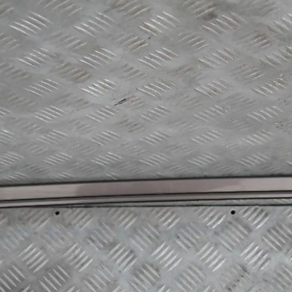 BMW Serie 5 E60 Modanatura tetto destro Ringhiera grondaia O/S Grigio Ametista - SKU 0031142-AG - Numero di parte 7070196