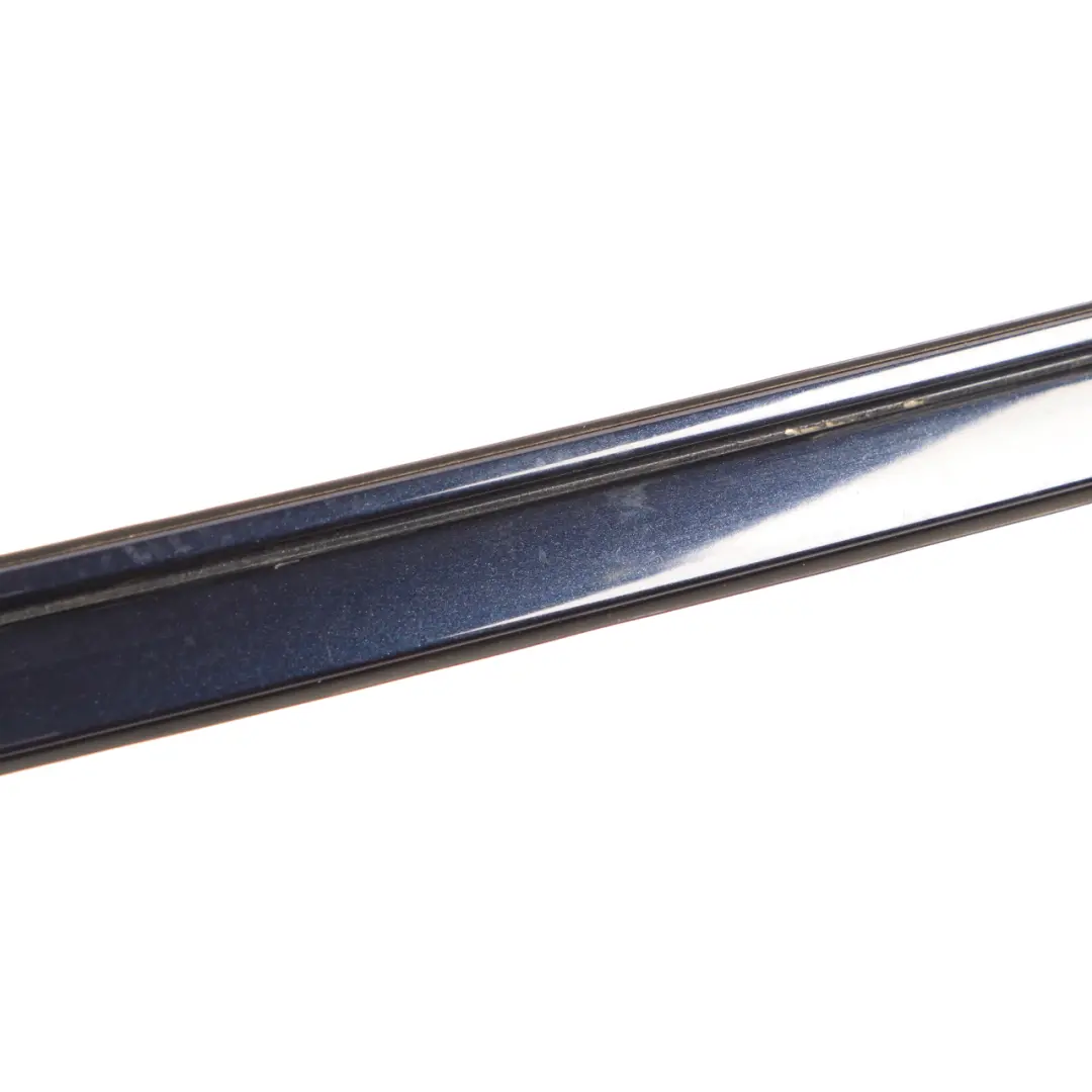 Modanatura Tetto Verniciato Destra Blu Oriente Blu 317 per BMW E60 con numero di parte 7070196 BMW E60 Modanatura Tetto Verniciato Destra Blu Oriente Blu 317 - SKU 0031142-OB - Numero di parte 7070196