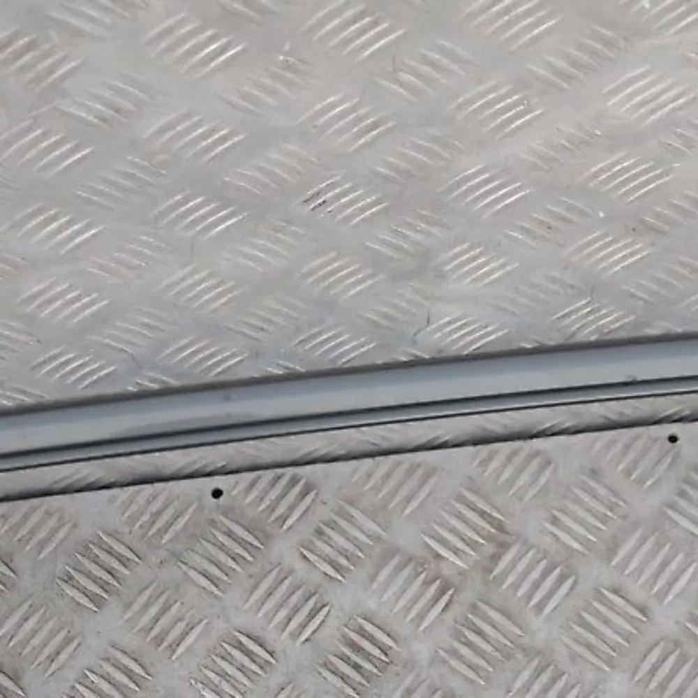 Zierleiste Dach lackiert Rechts Titangrau II Grau für BMW 5 er E60 mit Teilenummer 7070196 BMW 5 er E60 Zierleiste Dach lackiert Rechts Titangrau II Grau - SKU 0031142-TGR - Teilenummer 7070196