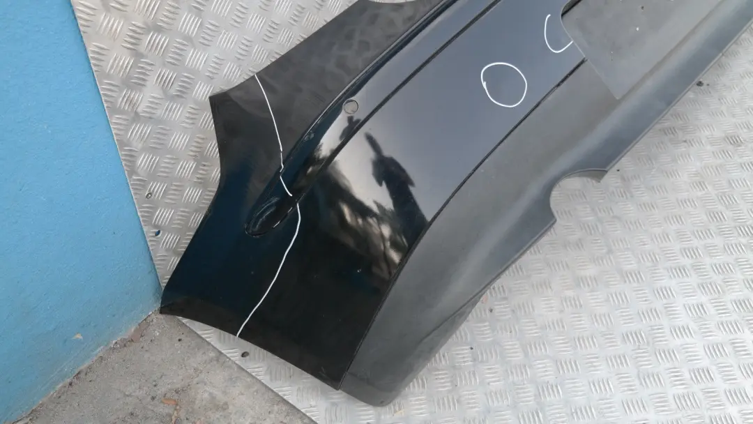Verkleidung Stossfänger lackiert hinten PDC SCHWARZ 2 - 668 für BMW 1 er 2 E87 mit Teilenummer 51120032630 BMW 1 er 2 E87 Verkleidung Stossfänger lackiert hinten PDC SCHWARZ 2 - 668 - SKU 0032630-SCH2 - Teilenummer 51120032630
