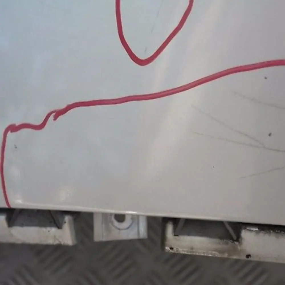 Zderzak tylny tył titansilber 354 do BMW E87 o numerze 32630 BMW E87 Zderzak tylny tył titansilber 354 - SKU 0032630-TS5 - Numer Części 32630