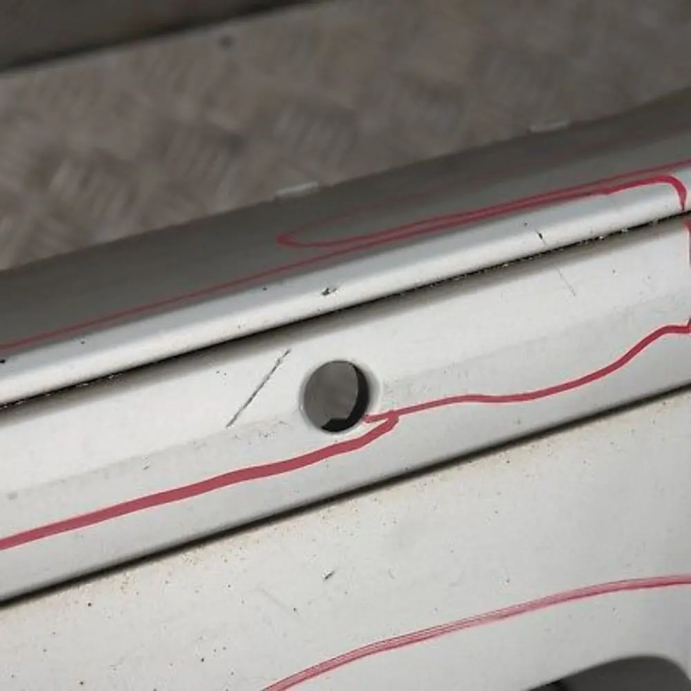 Zderzak tylny tył pdc titansilber 354 do BMW E87 o numerze 32630 BMW E87 Zderzak tylny tył pdc titansilber 354 - SKU 0032630-TS7 - Numer Części 32630