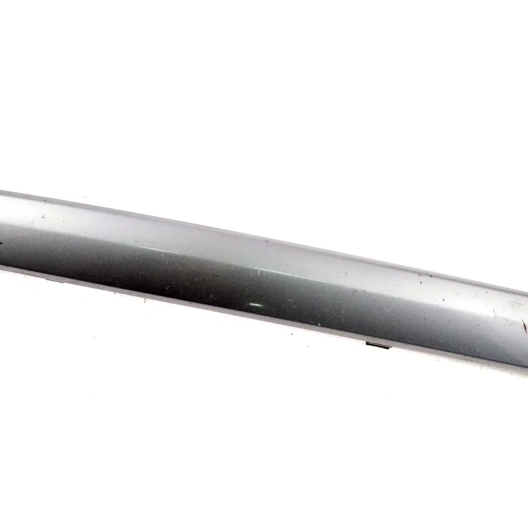 BMW E87 Parachoques Embellecedor de Goma Delantero Derecho Azul- A18 - SKU 0032638-QB2 - Número de pieza 0032638