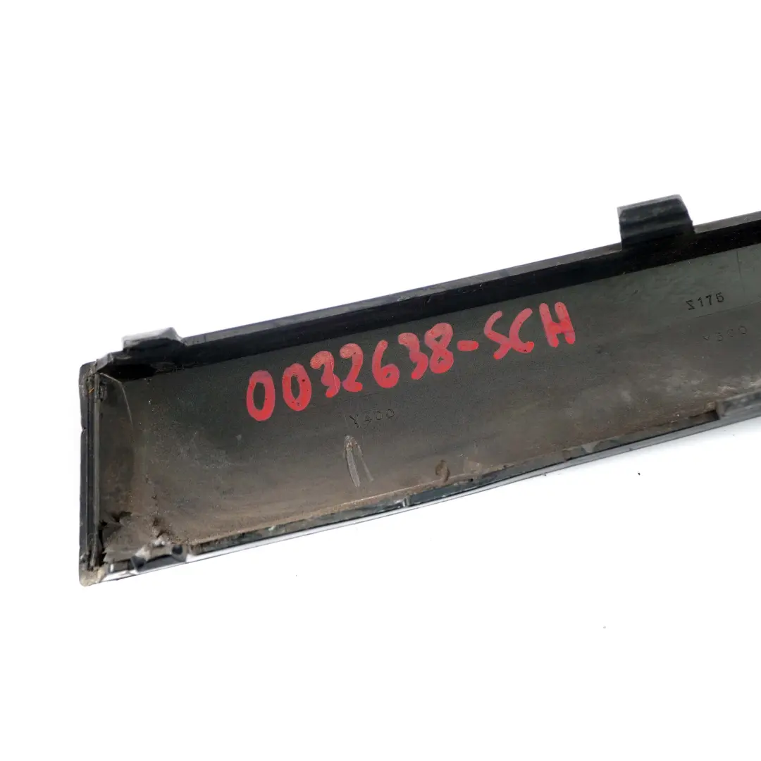 BMW 1 Series E87 Bumper Guard Strip Front Right O/S Schwarz 2 - SKU 0032638-SCH - Part number 7124500