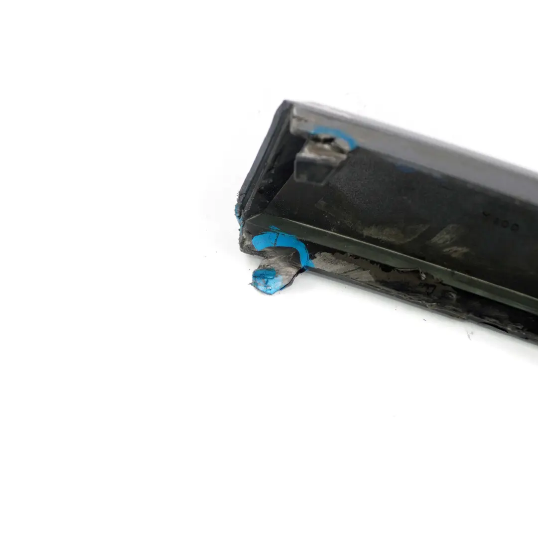 Striscia Gomma Paraurti Anteriore Destro Grafite Scintillante per BMW E87 con numero di parte 0032638 BMW E87 Striscia Gomma Paraurti Anteriore Destro Grafite Scintillante - SKU 0032638-SG1 - Numero di parte 0032638