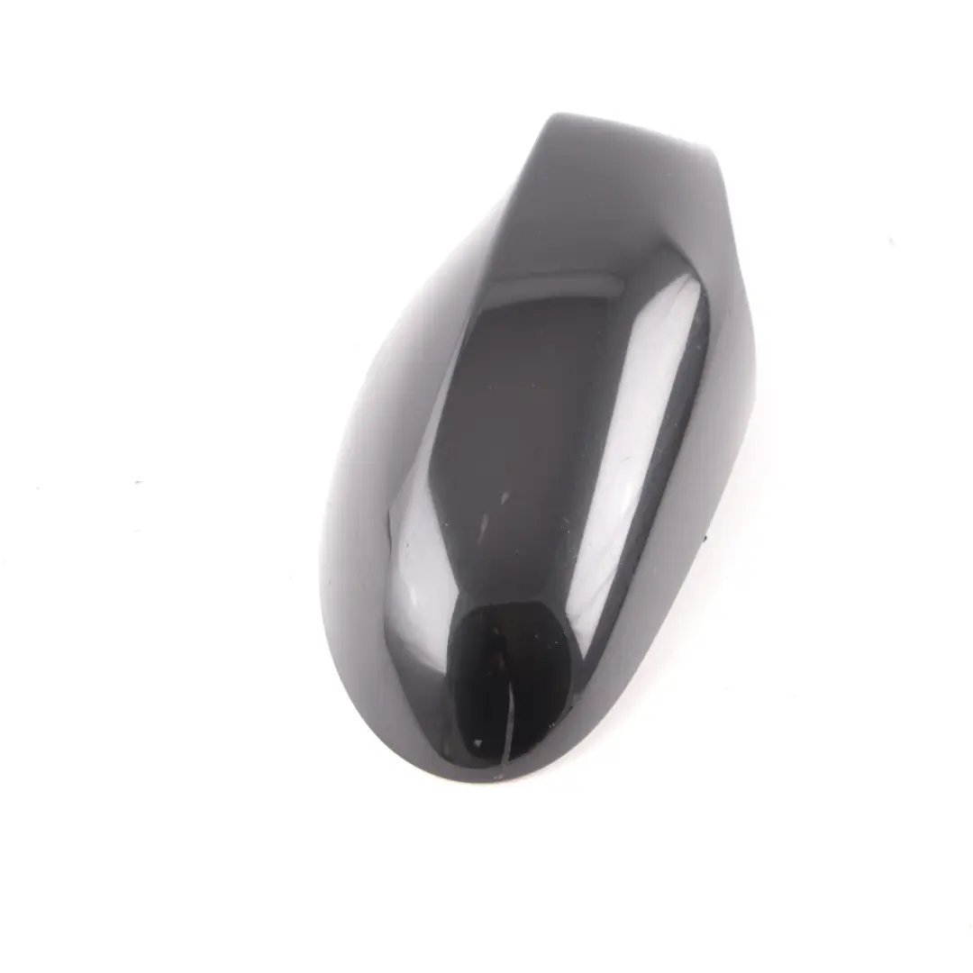 Coperchio Specchietto Retrovisore Destro Nero Zaffiro Metallizzato per BMW E81 E87 con numero di parte 0032680 BMW E81 E87 Coperchio Specchietto Retrovisore Destro Nero Zaffiro Metallizzato - SKU 0032680-BS1 - Numero di parte 0032680