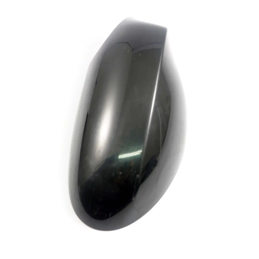 Cap Casing Left Black Sapphire Metallic 475 pour BMW E87 E81 à propos du numéro de pièce 0032681 BMW E87 E81 Cap Casing Left Black Sapphire Metallic 475 - SKU 0032681-BS2 - Numéro de pièce 0032681