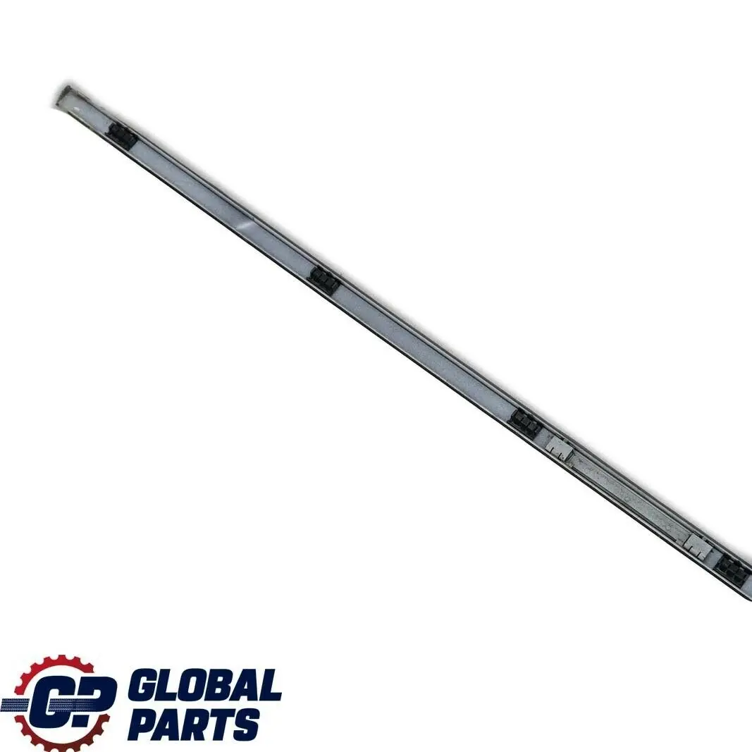 Moulure de toit gauche Alpinweiss III - 300 pour BMW E81 E87 à propos du numéro de pièce 32701 BMW E81 E87 Moulure de toit gauche Alpinweiss III - 300 - SKU 0032701-AW - Numéro de pièce 32701