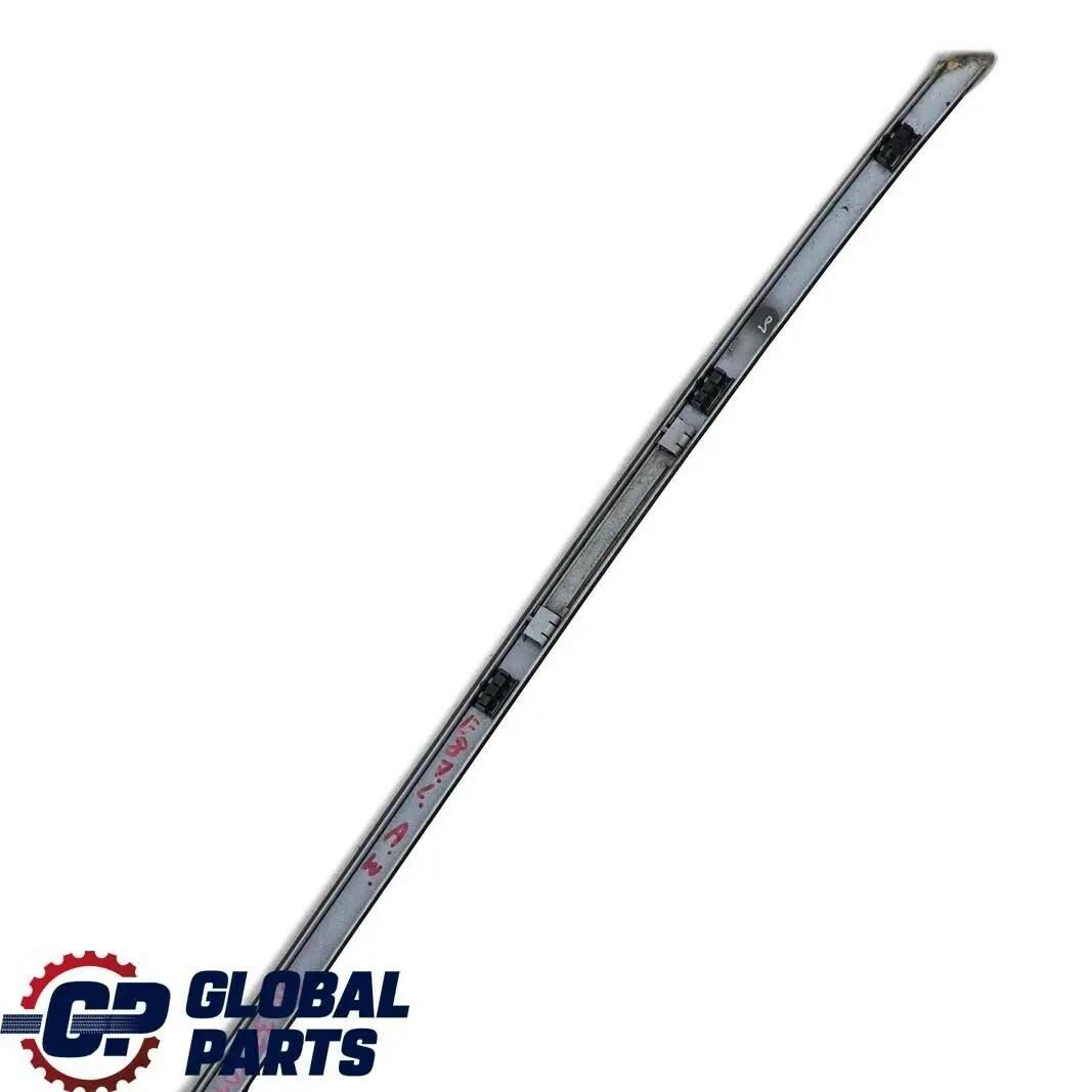 Modanatura tetto sinistro Ringhiera Alpinweiss III - 300 per BMW E81 E87 con numero di parte 32701 BMW E81 E87 Modanatura tetto sinistro Ringhiera Alpinweiss III - 300 - SKU 0032701-AW - Numero di parte 32701