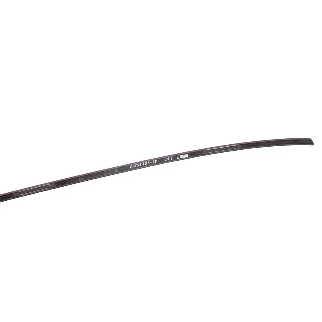 Modanatura Tetto Verniciato SX Rosso Giappone Rosso 438 per BMW E81 E87 con numero di parte 51130032701 BMW E81 E87 Modanatura Tetto Verniciato SX Rosso Giappone Rosso 438 - SKU 0032701-JR - Numero di parte 51130032701