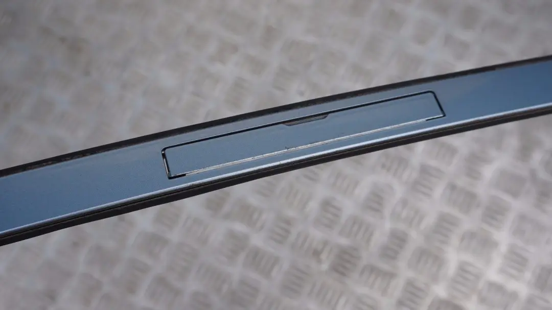 Left roof moulding railing N/S Bluewater Metallic Blue 896 to BMW 1 Series E81 E87 with Part number 51130032701 BMW 1 Series E81 E87 Left roof moulding railing N/S Bluewater Metallic Blue 896 - SKU 0032701-WB - Part number 51130032701