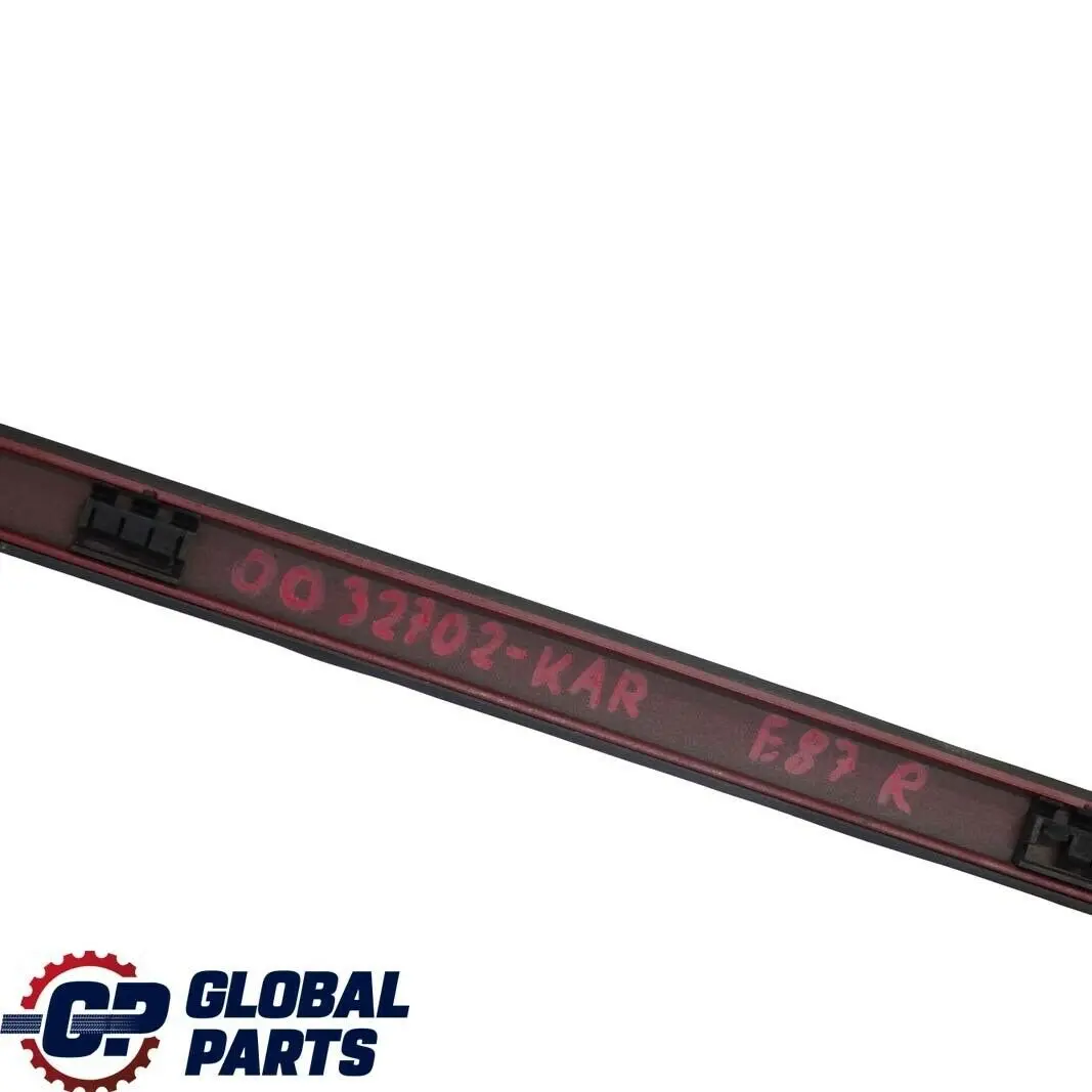 Techo derecho Moldura Barandilla Canalon Karmesinrot Rojo Rot - A61 para BMW E81 E87 con número de pieza 0032702 BMW E81 E87 Techo derecho Moldura Barandilla Canalon Karmesinrot Rojo Rot - A61 - SKU 0032702-KAR - Número de pieza 0032702