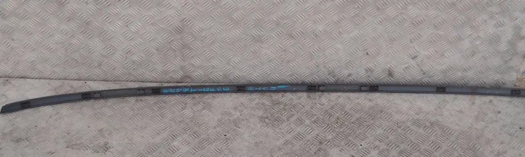 Modanatura Tetto Verniciato Destra Blu Acque Profonde per BMW E81 E87 con numero di parte 32702 BMW E81 E87 Modanatura Tetto Verniciato Destra Blu Acque Profonde - SKU 0032702-DSB - Numero di parte 32702