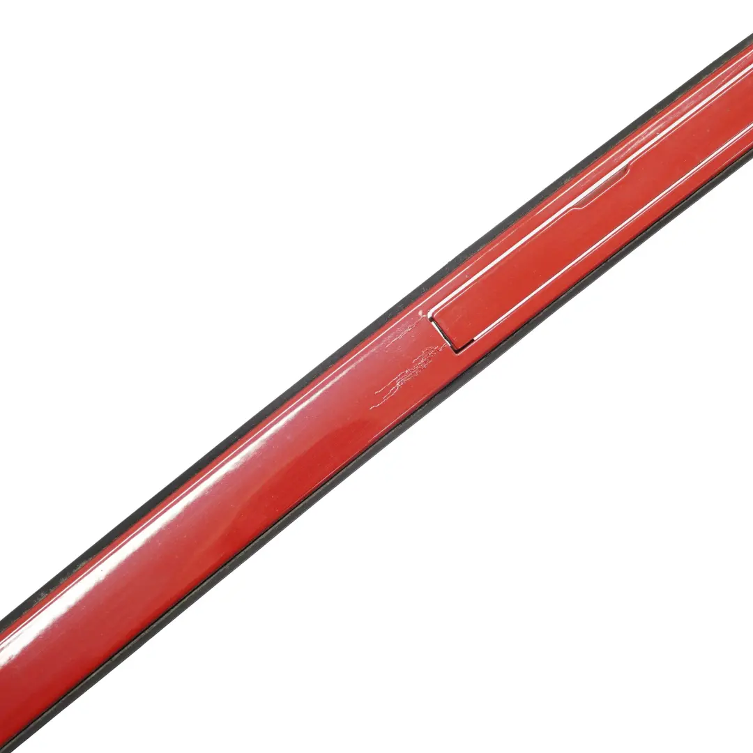 Modanatura Tetto Verniciato Destra Rosso Giappone Rosso 438 per BMW E81 E87 con numero di parte 51130032702 BMW E81 E87 Modanatura Tetto Verniciato Destra Rosso Giappone Rosso 438 - SKU 0032702-JR - Numero di parte 51130032702