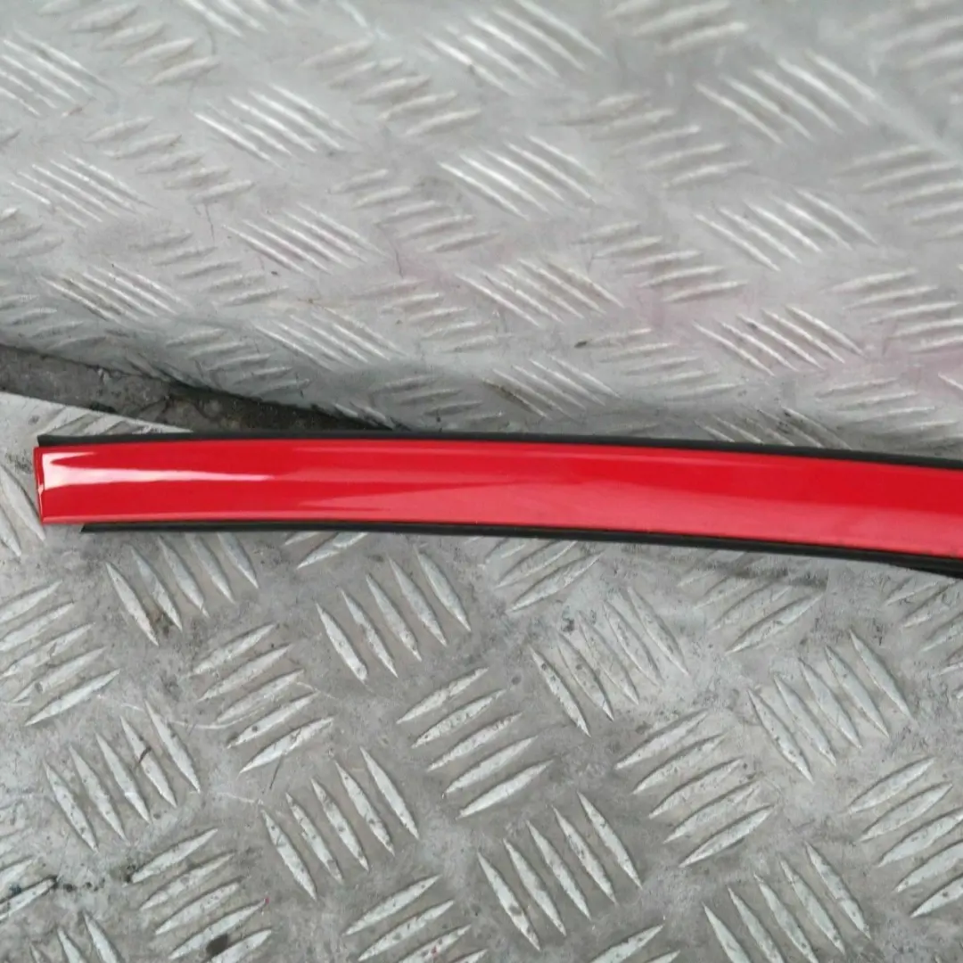 Techo Derecho Moldura Railing Trim Japanrot Rojo - 438 para BMW E90 con número de pieza 32752 BMW E90 Techo Derecho Moldura Railing Trim Japanrot Rojo - 438 - SKU 0032752-JR - Número de pieza 32752