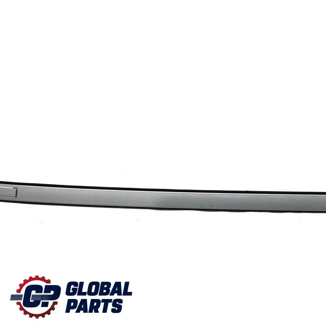 Modanatura Tetto Destra Grigio Space Grigio A52 00 per BMW E90 con numero di parte 32752 BMW E90 Modanatura Tetto Destra Grigio Space Grigio A52 00 - SKU 0032752-SCG - Numero di parte 32752