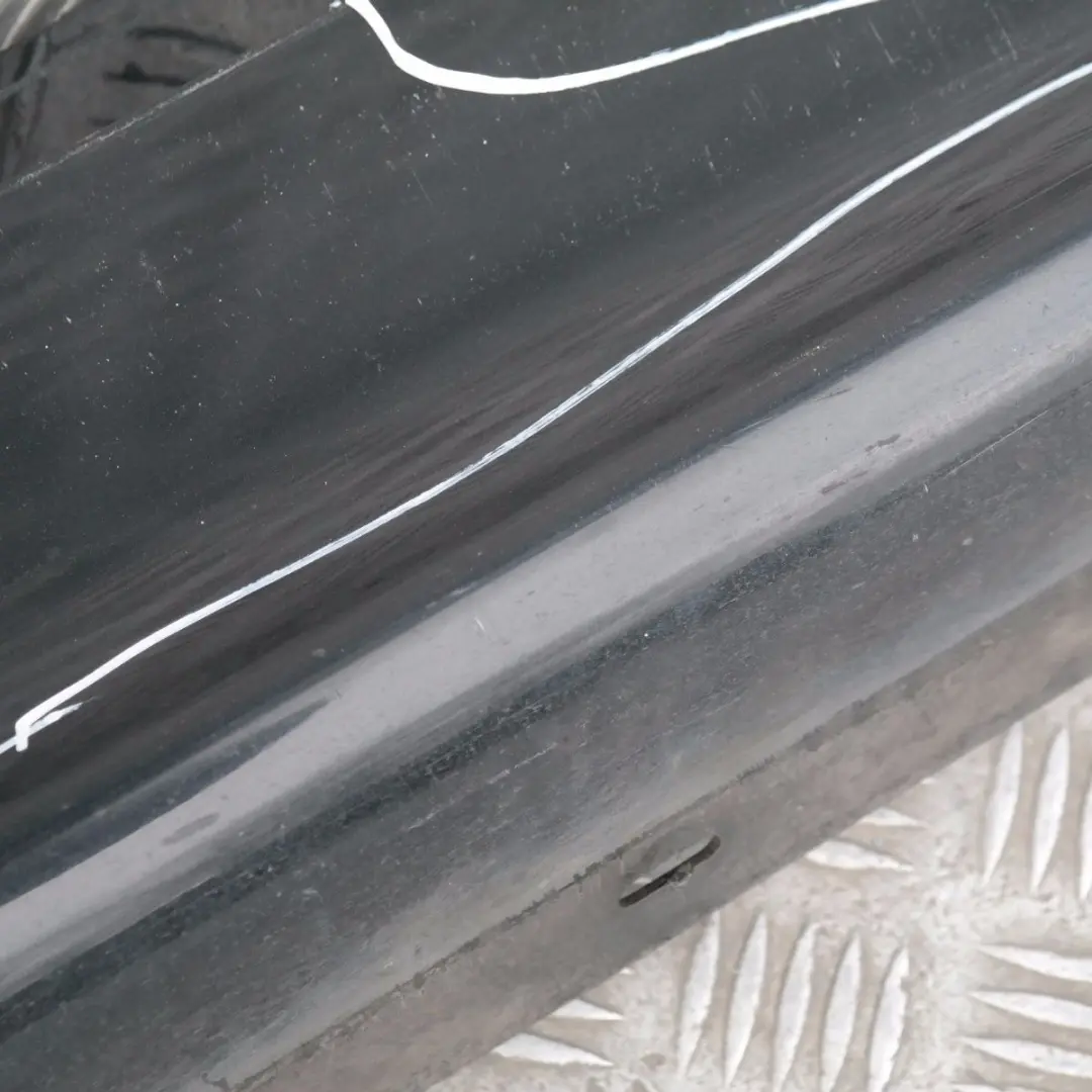 Faldón lateral derecho Black Sapphire Metallic - 475 para BMW E87 con número de pieza 32948 BMW E87 Faldón lateral derecho Black Sapphire Metallic - 475 - SKU 0032948-BS14 - Número de pieza 32948