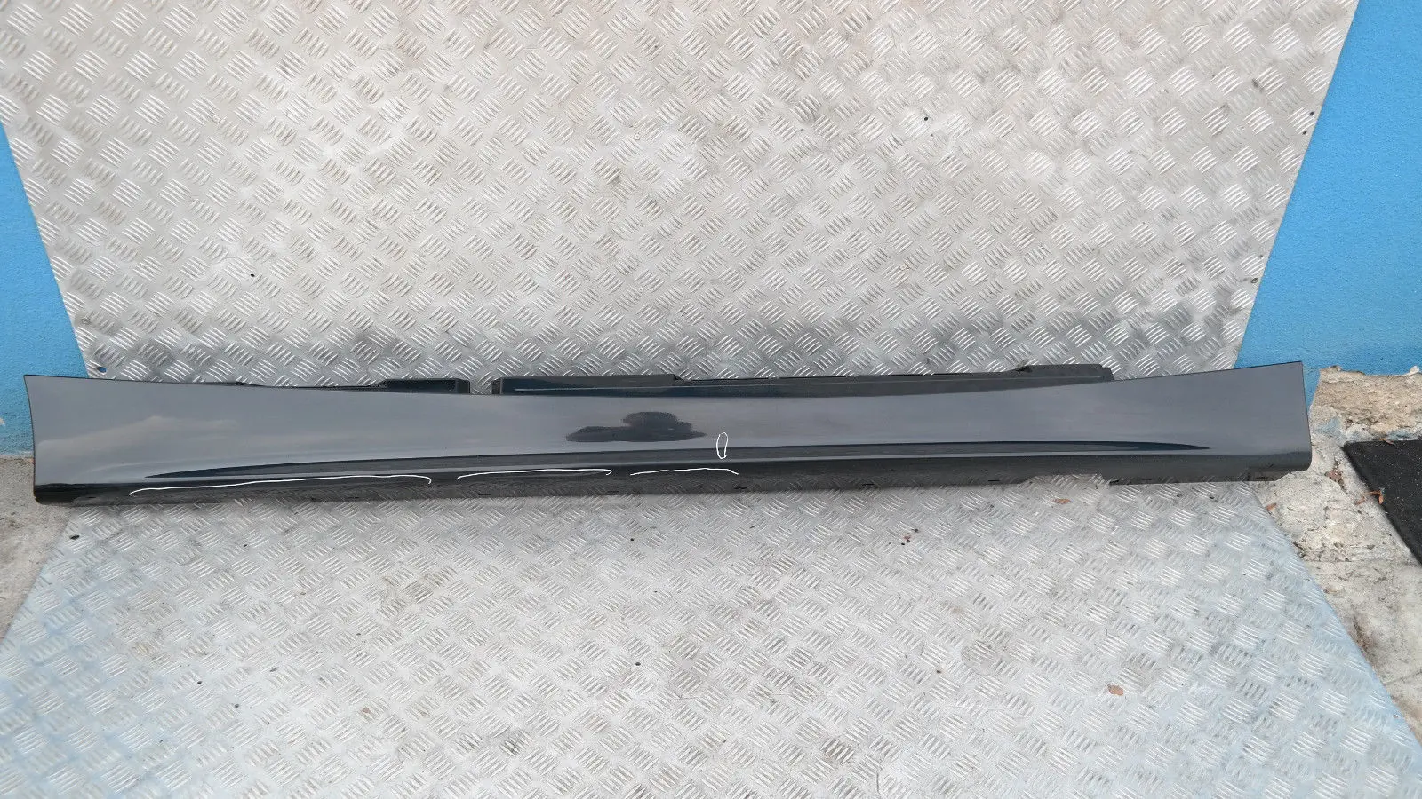 BMW 1 SERIES E87 Sill strip side skirt right O/S Black Sapphire Metallic - 475