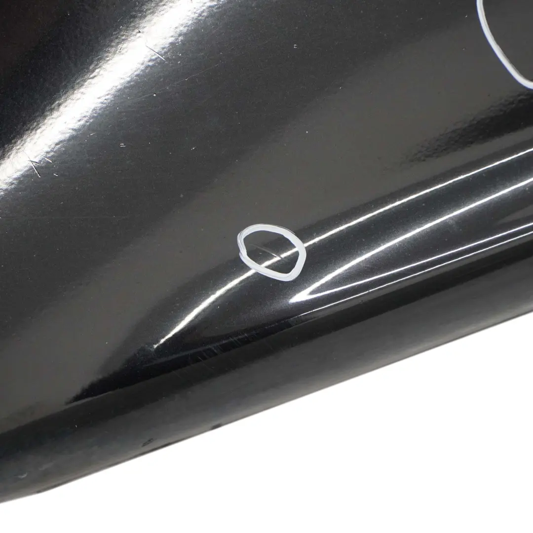 Sill Strip Faldon Lateral Derecho Zafiro Negro Metalizado 475 para BMW E87 con número de pieza 51770032948 BMW E87 Sill Strip Faldon Lateral Derecho Zafiro Negro Metalizado 475 - SKU 0032948-BS - Número de pieza 51770032948