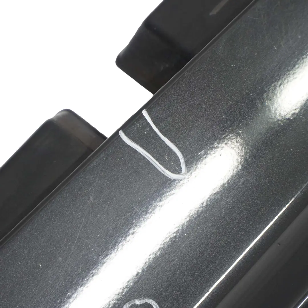 Sill Strip Faldon Lateral Derecho Zafiro Negro Metalizado 475 para BMW E87 con número de pieza 51770032948 BMW E87 Sill Strip Faldon Lateral Derecho Zafiro Negro Metalizado 475 - SKU 0032948-BS - Número de pieza 51770032948