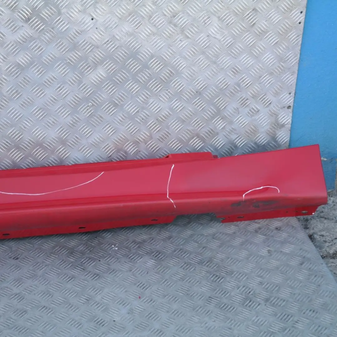 Listwa Progowa Boczna Prawa Czerwona Japanrot - 438 do BMW E87 o numerze 51770032948 BMW E87 Listwa Progowa Boczna Prawa Czerwona Japanrot - 438 - SKU 0032948-JR2 - Numer Części 51770032948