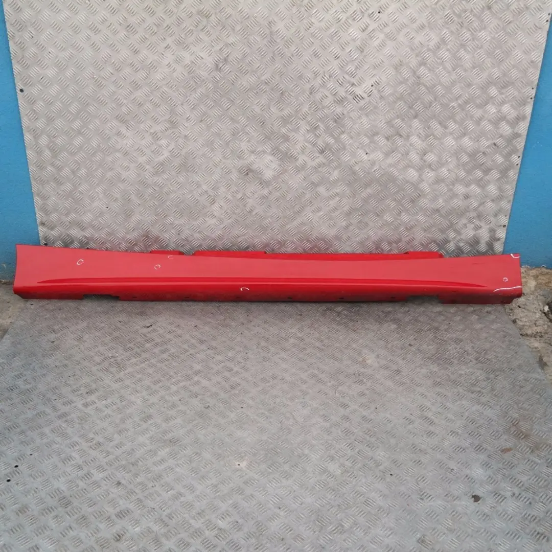 Sill Strip Faldón Lateral Derecho Japanrot Japón Rojo Rot - 438 para BMW 3 E87 con número de pieza 51770032948 BMW 3 E87 Sill Strip Faldón Lateral Derecho Japanrot Japón Rojo Rot - 438 - SKU 0032948-JR3 - Número de pieza 51770032948