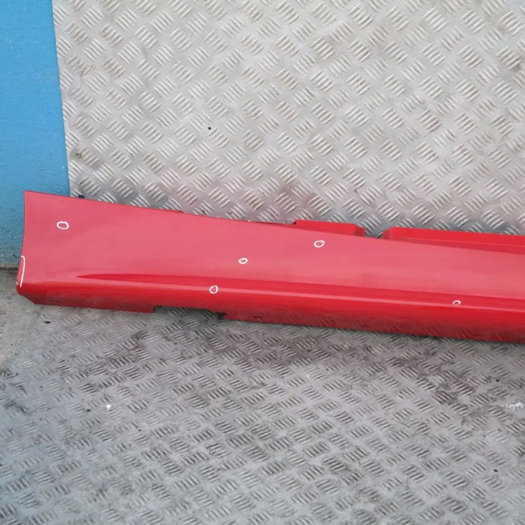 Faldón lateral derecho Japanrot Japan Red Rot - 438 para BMW 4 E87 con número de pieza 51770032948 BMW 4 E87 Faldón lateral derecho Japanrot Japan Red Rot - 438 - SKU 0032948-JR4 - Número de pieza 51770032948