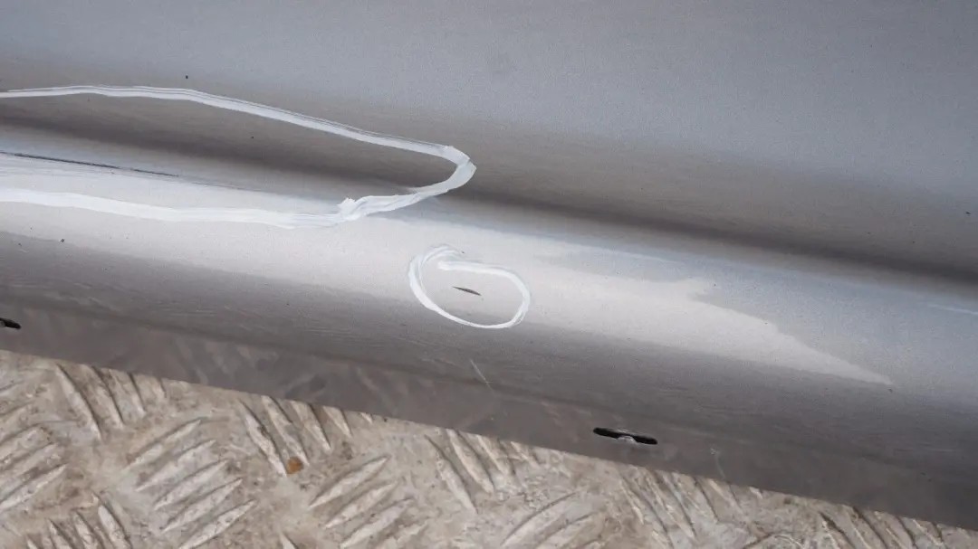 BMW 1 E87 Nakładka próg prawy Quarzblau A18 - SKU 0032948-QB14 - Numer Części 32948