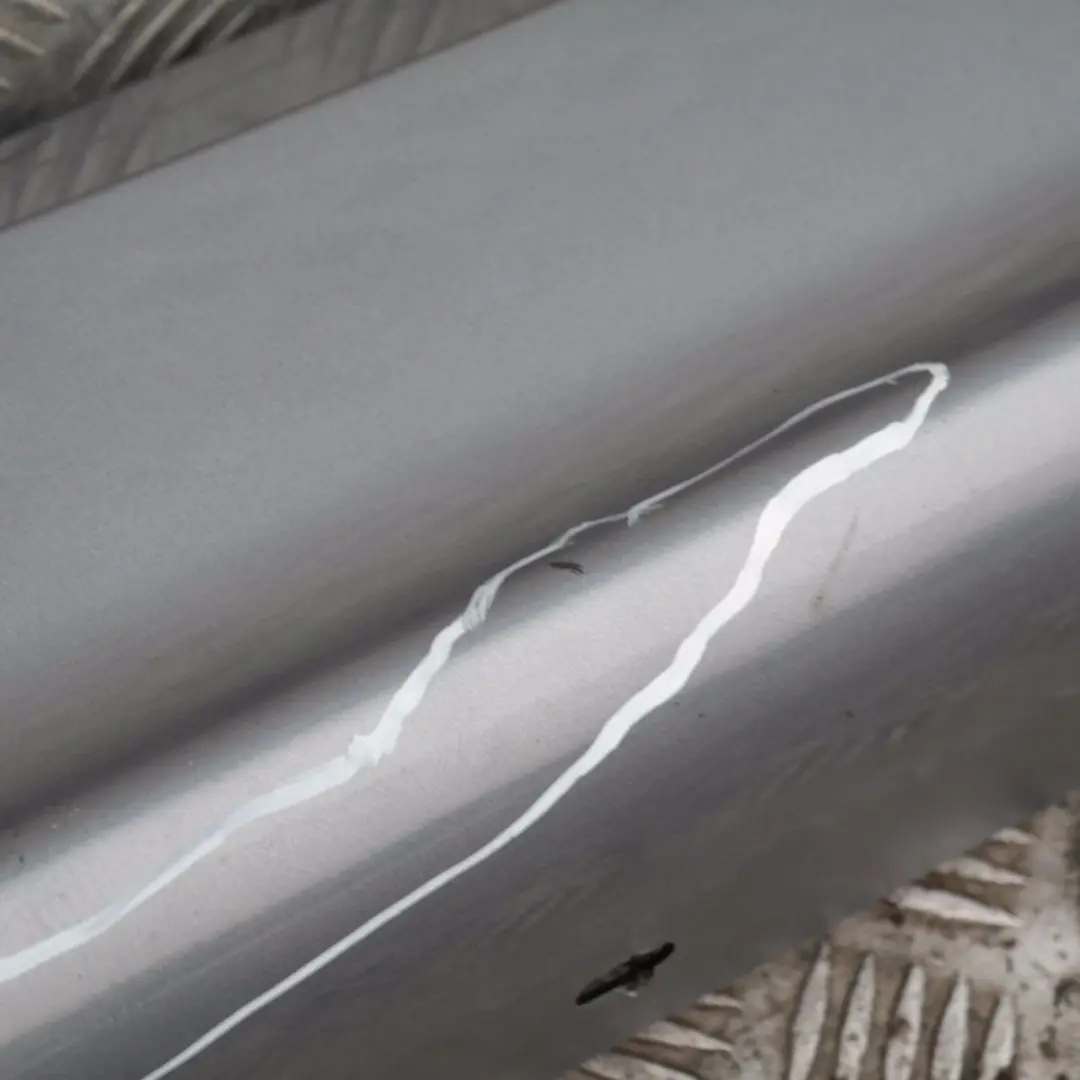 Bas de Porte Couverture Seuil Droite Quartzbleu Bleu Metallise pour BMW 1 E87 à propos du numéro de pièce 32948 BMW 1 E87 Bas de Porte Couverture Seuil Droite Quartzbleu Bleu Metallise - SKU 0032948-QB17 - Numéro de pièce 32948