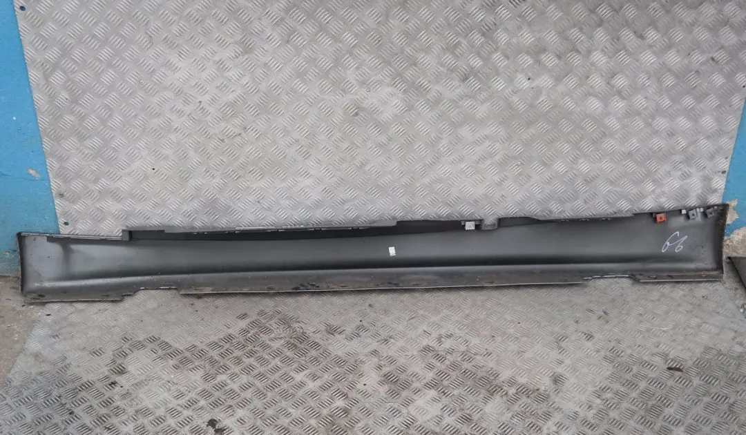 BMW 1 E87 Nakładka próg prawy Quarzblau A18 - SKU 0032948-QB19 - Numer Części 32948