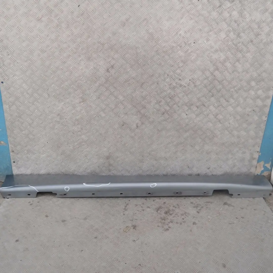 BMW 1 E87 Nakładka próg prawy Quarzblau A18 - SKU 0032948-QB20 - Numer Części 32948
