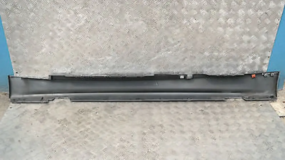 BMW 1 E87 Bas de Porte Couverture Seuil a Droite Quartzbleu Bleu - SKU 0032948-QB3 - Numéro de pièce 51770032948
