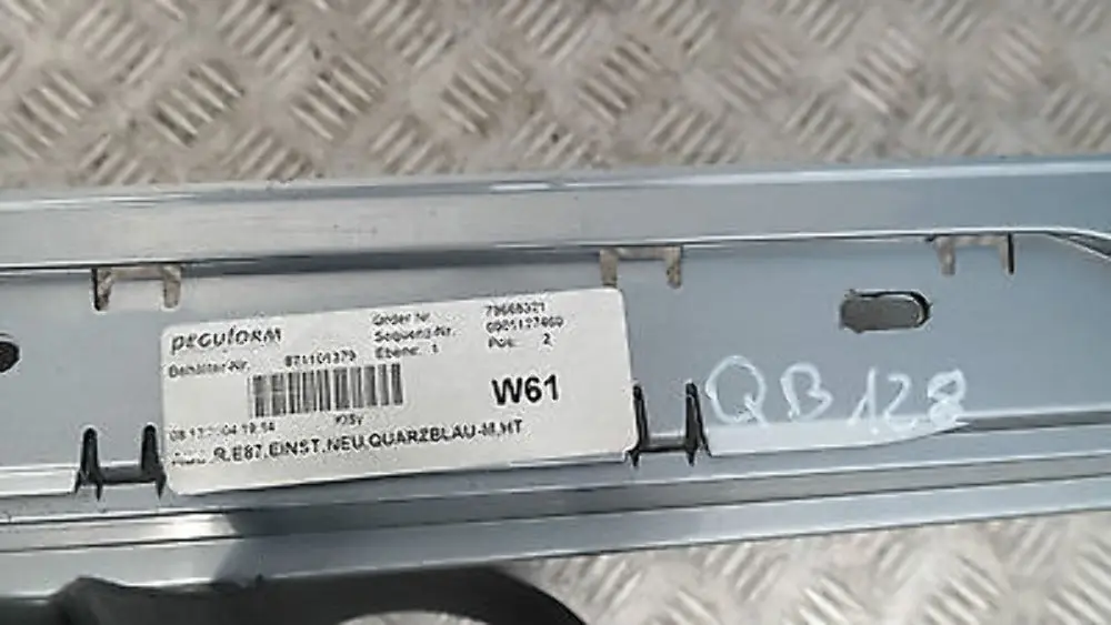 Sill strip side skirt right O/S Quarzblau Blue Metallic A18 to BMW 1 SERIES 3 E87 with Part number 51770032948 BMW 1 SERIES 3 E87 Sill strip side skirt right O/S Quarzblau Blue Metallic A18 - SKU 0032948-QB3 - Part number 51770032948